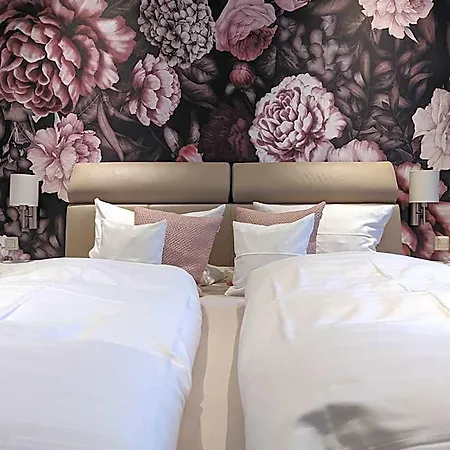 Klapperburg Hotel *