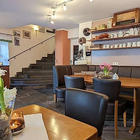 Klapperburg Hotel *