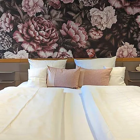 Klapperburg Hotel *